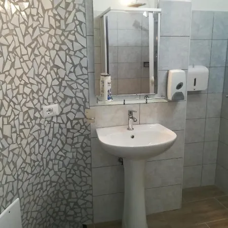 Sos Ninnitteddos بيت ضيافة