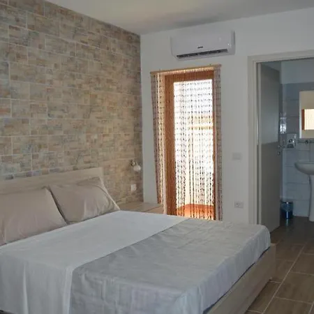 بيت ضيافة Sos Ninnitteddos