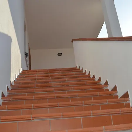 Sos Ninnitteddos בית הארחה